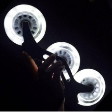 Świecące koła do rolek LED Flying Eagle Lazerwheelz+sparks  110 mm/85A 3 szt białe